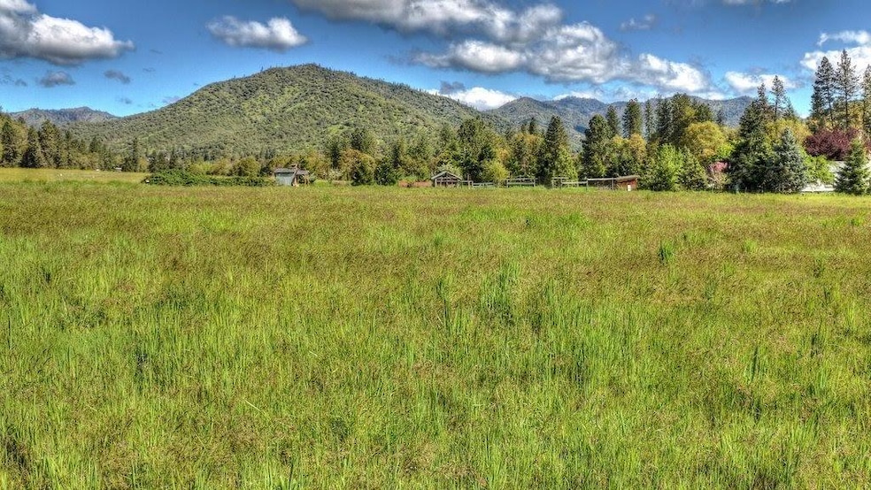 9395 Old Stage Rd, Central Point, OR 97502 - photo 1