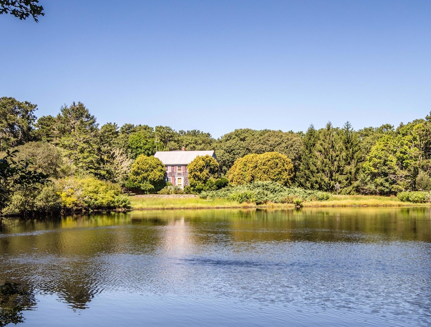 15 Jernegan Pond Rd, Edgartown, MA 02539 - photo 1