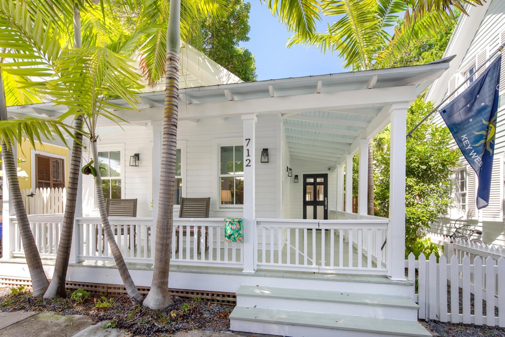 712 Ashe St --1