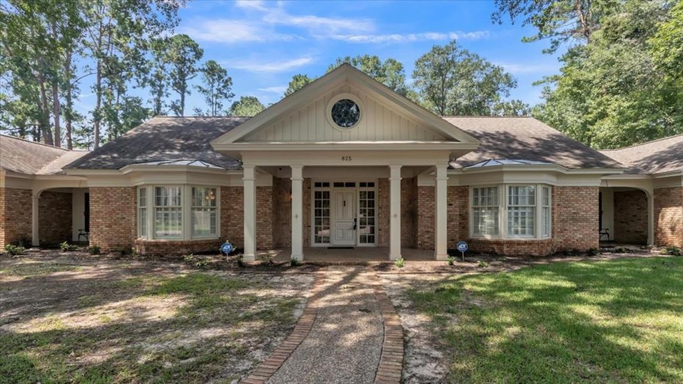 825 Crooked Creek Dr, Nacogdoches, TX 75965 - photo 1