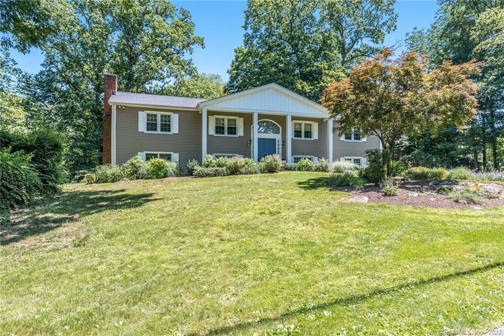 8 Butternut Place, Stamford, CT 06903 - photo 1