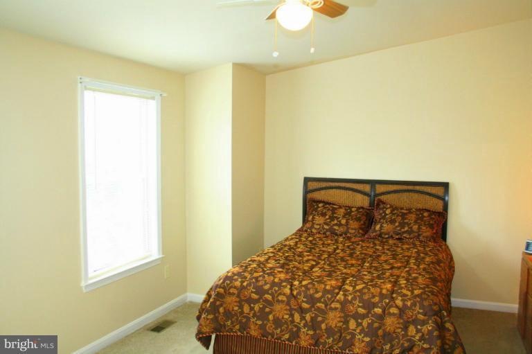 13864 Laura Ratcliff Ct, Centreville, VA 20121 - photo 1