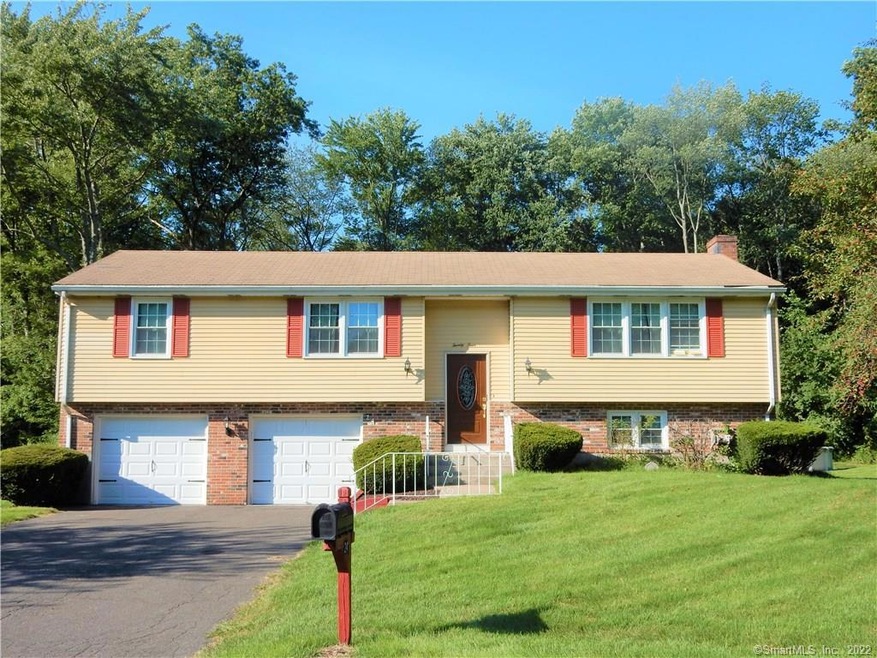 24 Mohawk Cir, Windsor, CT 06095 - photo 1