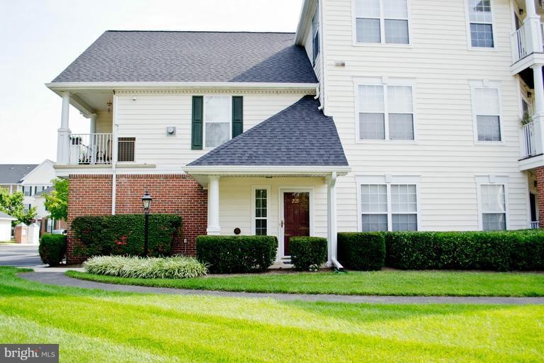 25272 Riffleford Square unit 205, Chantilly, VA 20152 - photo 1