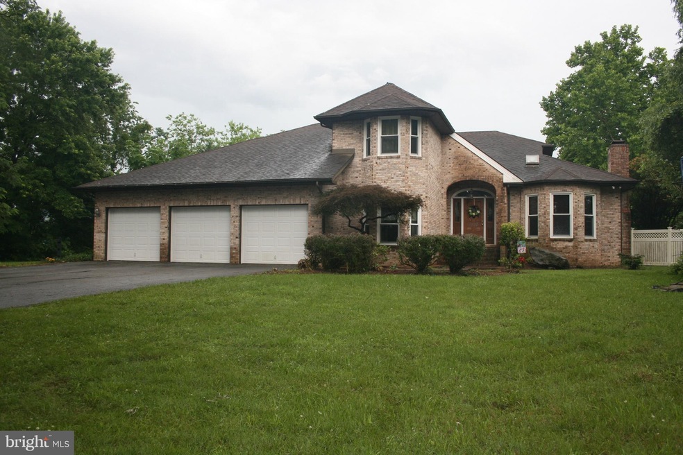 1332 E Main St, Luray, VA 22835 - photo 1