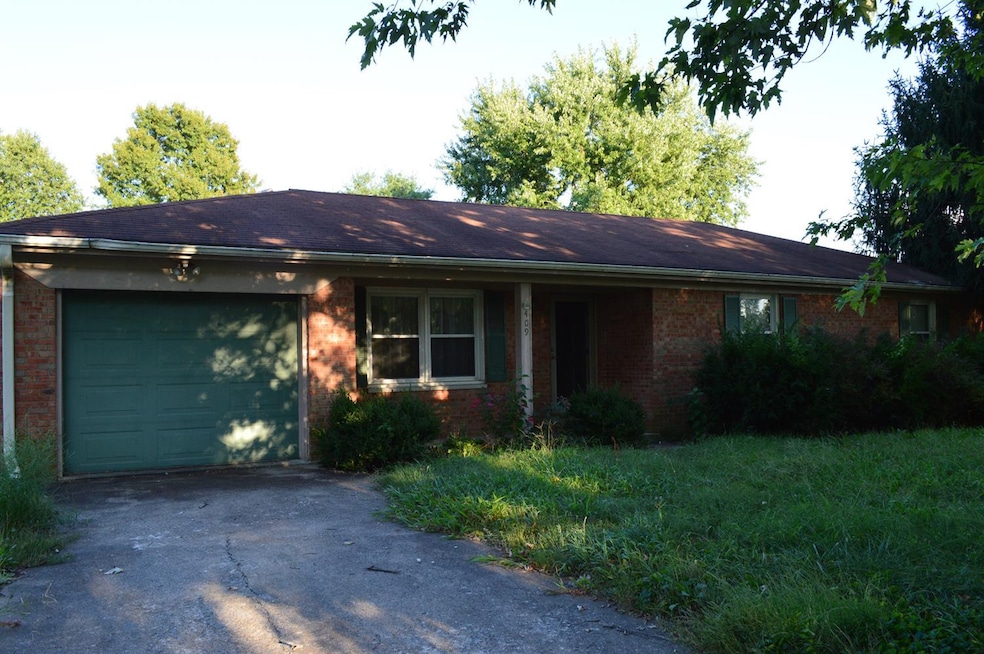 409 Haddix St, Harrodsburg, KY 40330 - photo 1