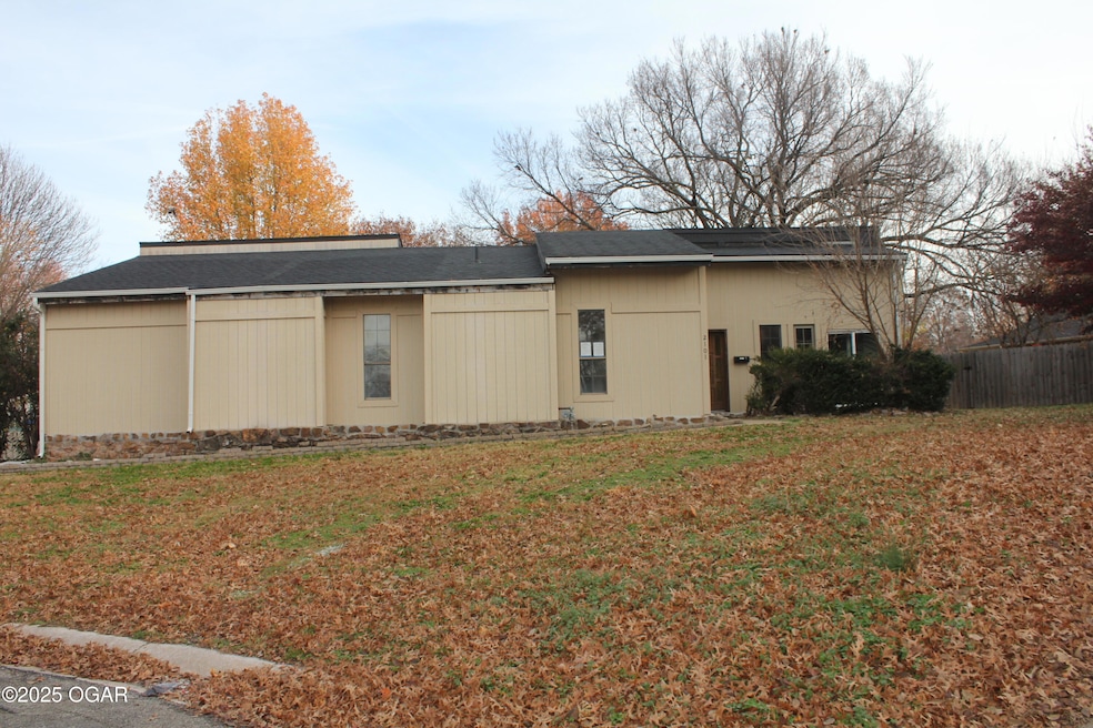 For Sale $190,000 • Co-Listing Agent