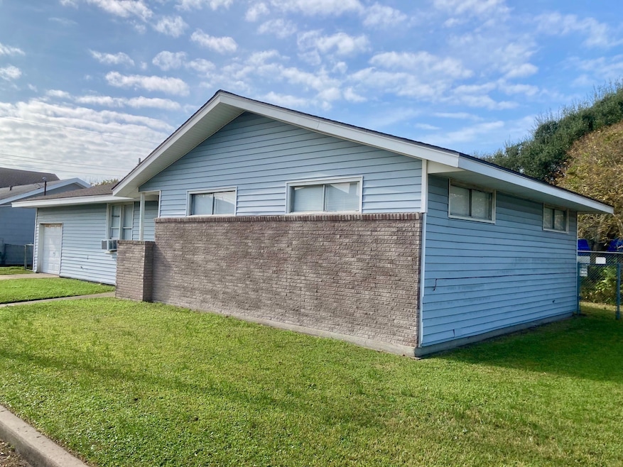 1601 20th St, Galveston, TX 77550 - photo 1