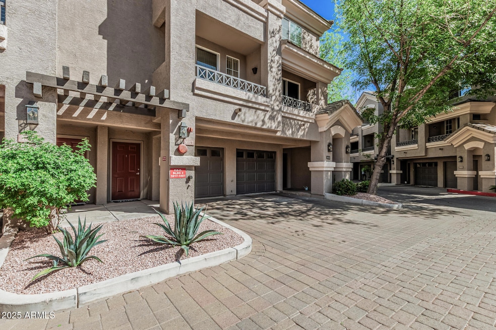 4455 E Paradise Vlg Pkwy S unit 1013, Phoenix, AZ 85032 - photo 1