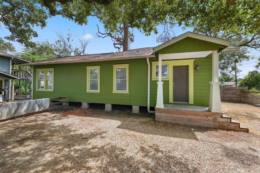 For Rent $1,700/month