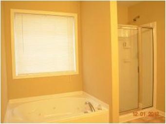 Master Bath/Spa.