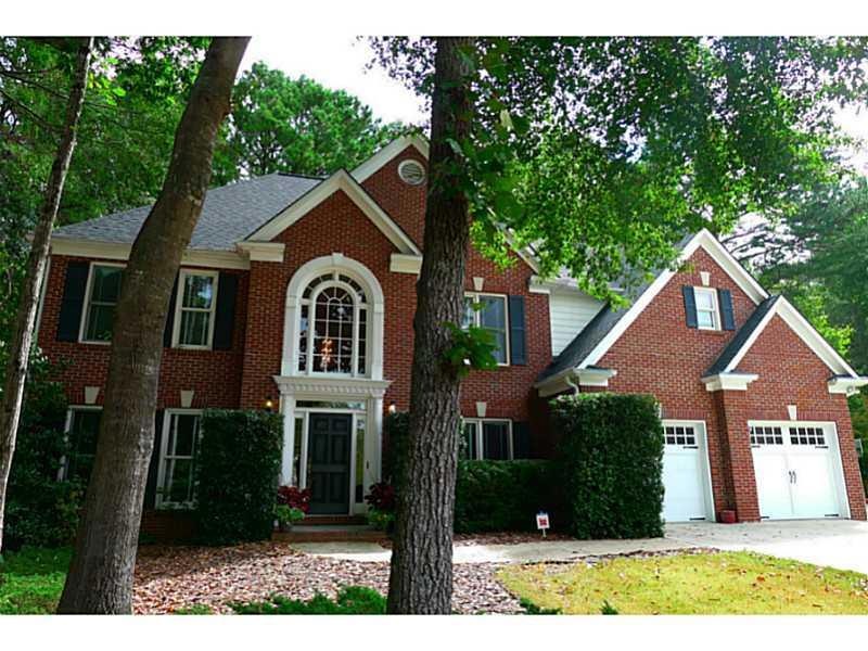 Exterior Front. BRICK & DURABLE HARDIPLANK CONSTRU