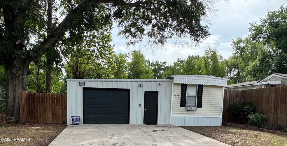 1019 Gabriel St, Breaux Bridge, LA 70517 - photo 1