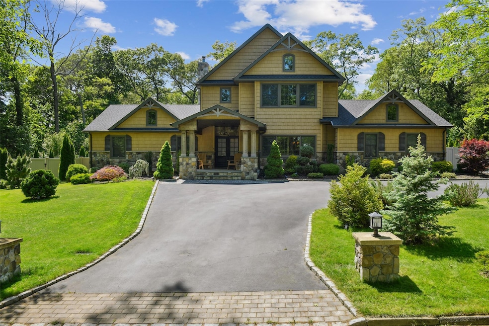 Sold $2,300,000 • Co-Listing Agent