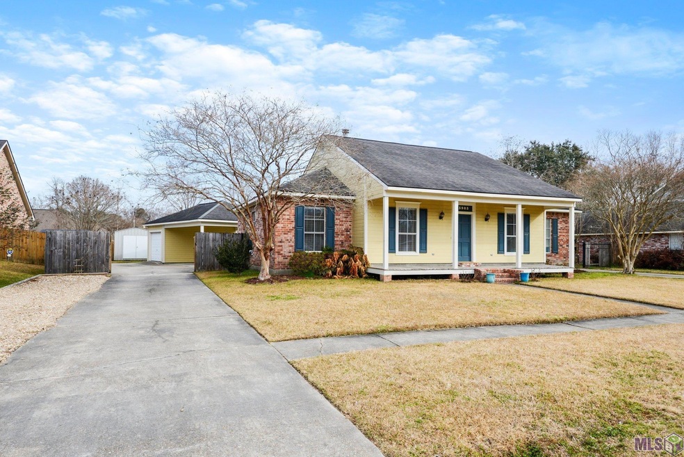 3983 Hemlock St, Zachary, LA 70791 - photo 1