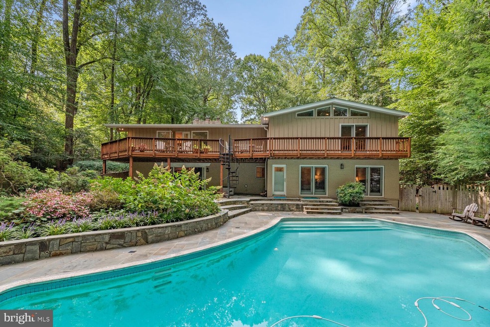 10901 Picasso Ln, Potomac, MD 20854 - photo 1