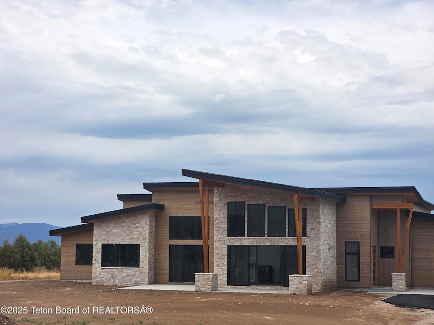 395 N Stateline Rd, Driggs, ID 83422 - photo 1