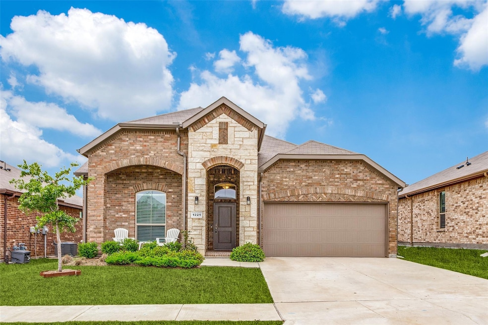 1221 Bosque Ln, Weatherford, TX 76087 - photo 1