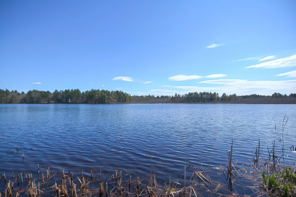 55 Flint Pond Dr, Hollis, NH 03049 - photo 1