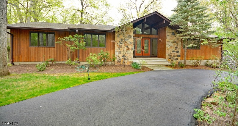 8 Crest Ln, Warren, NJ 07059 - photo 1