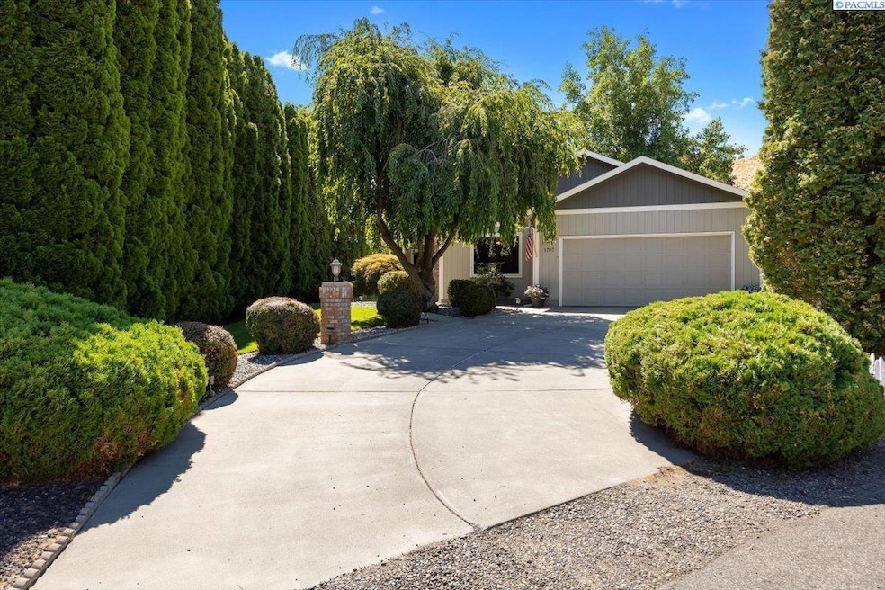 For Sale $485,000 • Co-Listing Agent