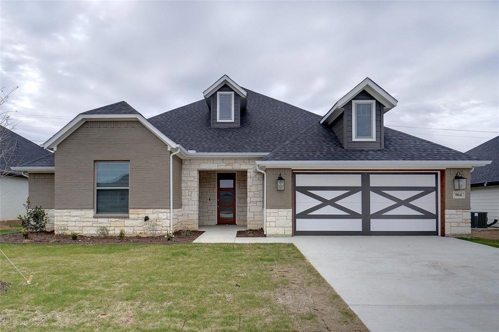 904 Tesslynn Ave, Godley, TX 76044 - photo 1