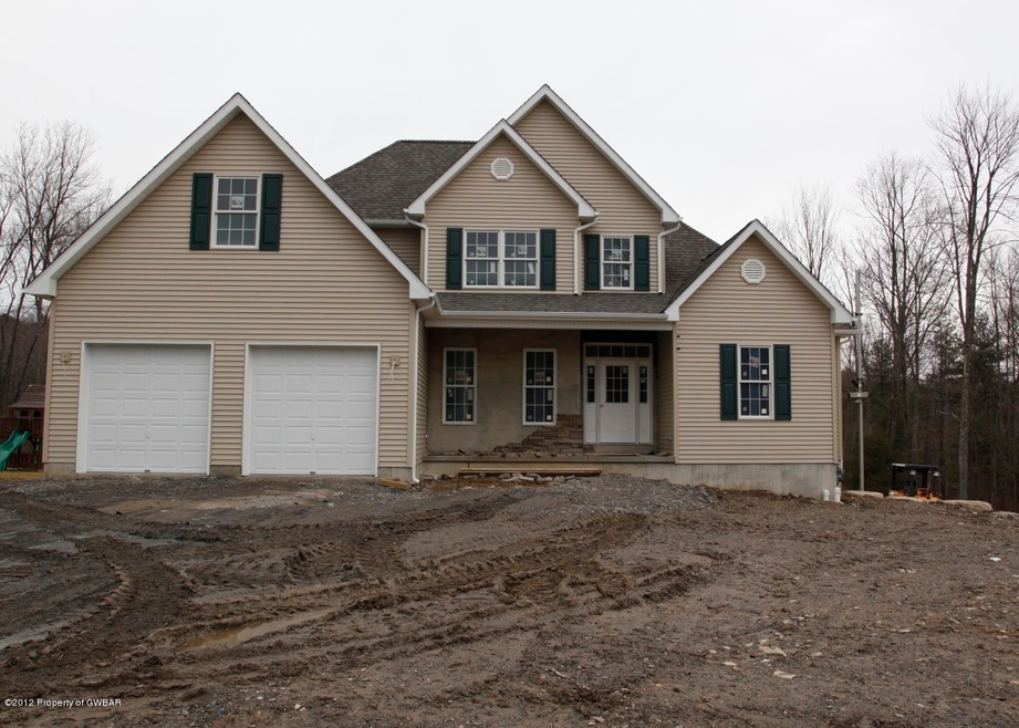 69 Pennbrook Ln, Dallas, PA 18612 - photo 1