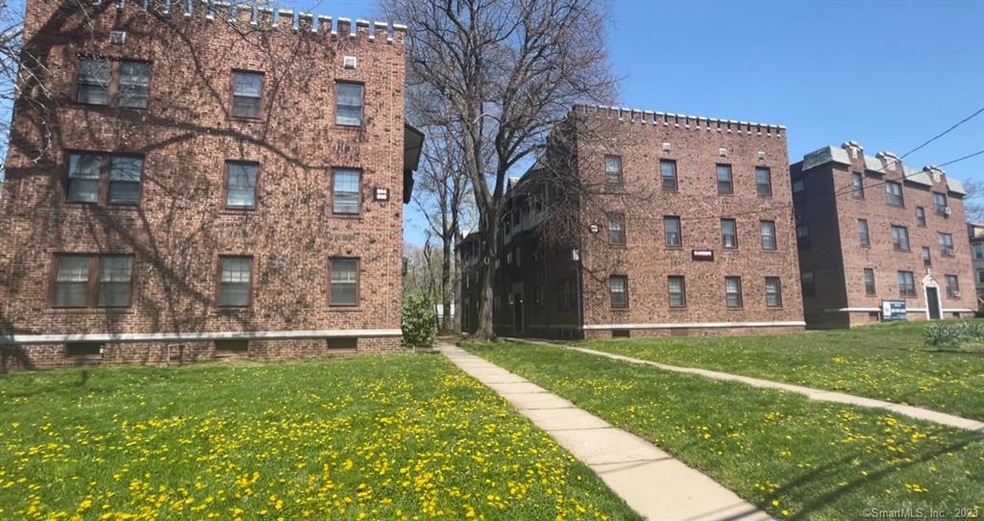 11 Quaker Ln N unit 204, West Hartford, CT 06119 - photo 1