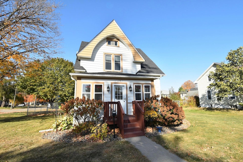 678 W 4th St, Zumbrota, MN 55992 - photo 1