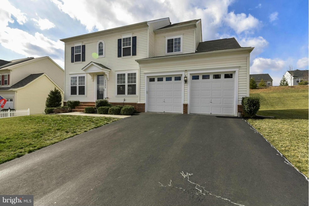 16464 Chattanooga Ln, Woodbridge, VA 22191 - photo 1