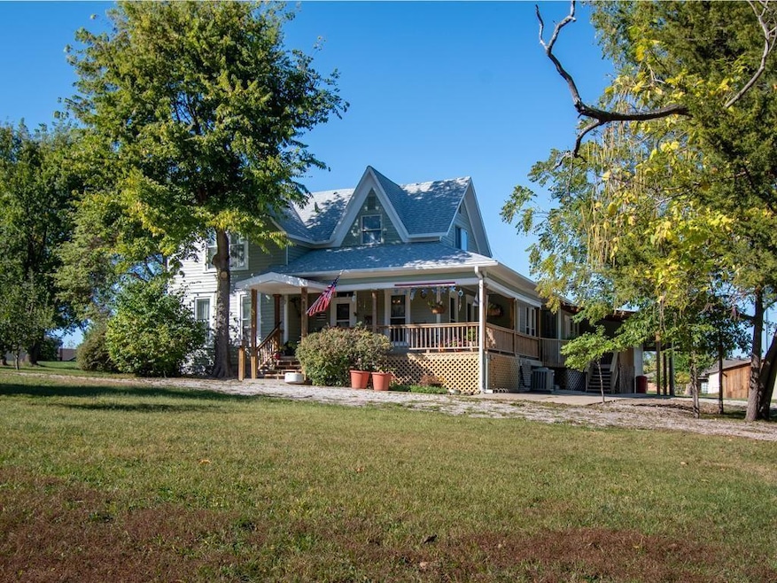 516 W 8th St, Cameron, MO 64429 - photo 1