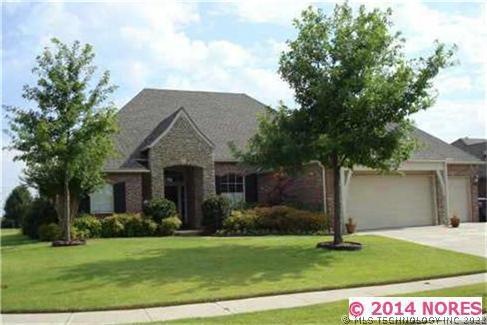 Beautiful Home with Many Fresh Updates! Great Fami