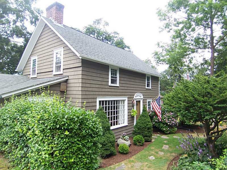 18 Pond St unit 2, Wakefield, RI 02879 - photo 1