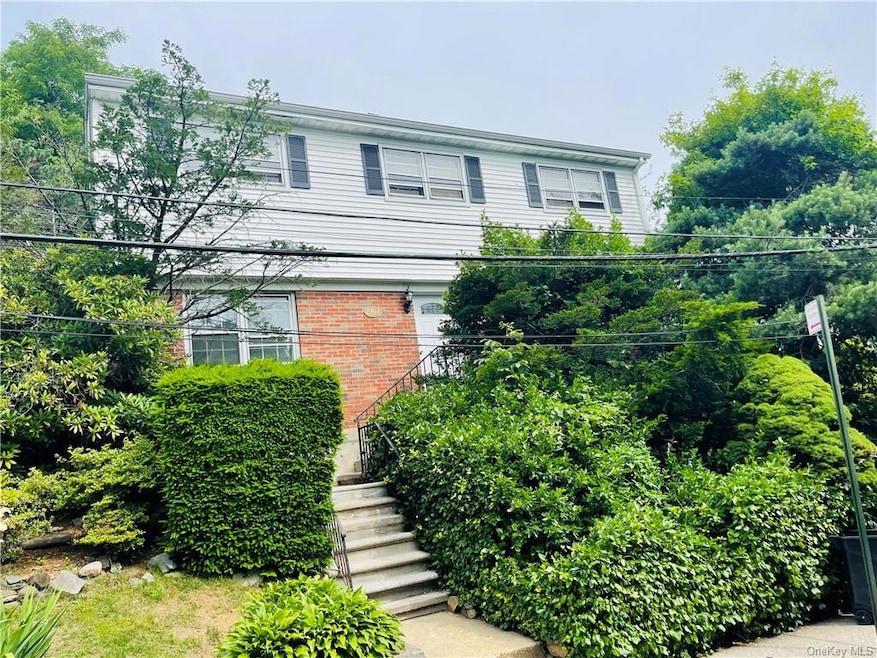 2707 Netherland Ave, Bronx, NY 10463 - photo 1