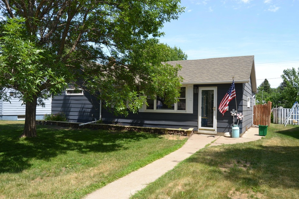 1108 4th Ave NE, Jamestown, ND 58401 - photo 1