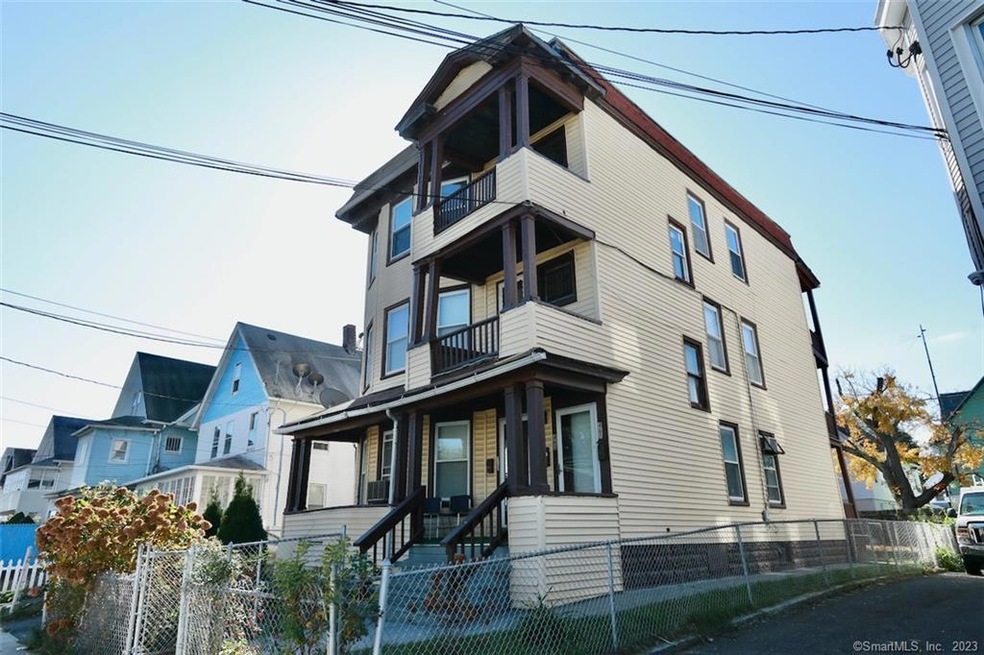 465 Logan St unit 3, Bridgeport, CT 06607 - photo 1