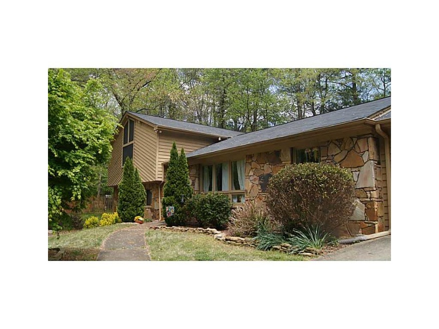Exterior Front. Spacious 5 bedroom, 3 full bath ho