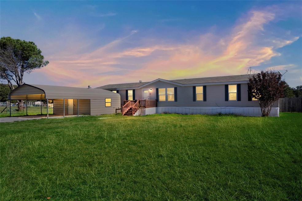 164 Finneyoaks Ln, Weatherford, TX 76085 - photo 1