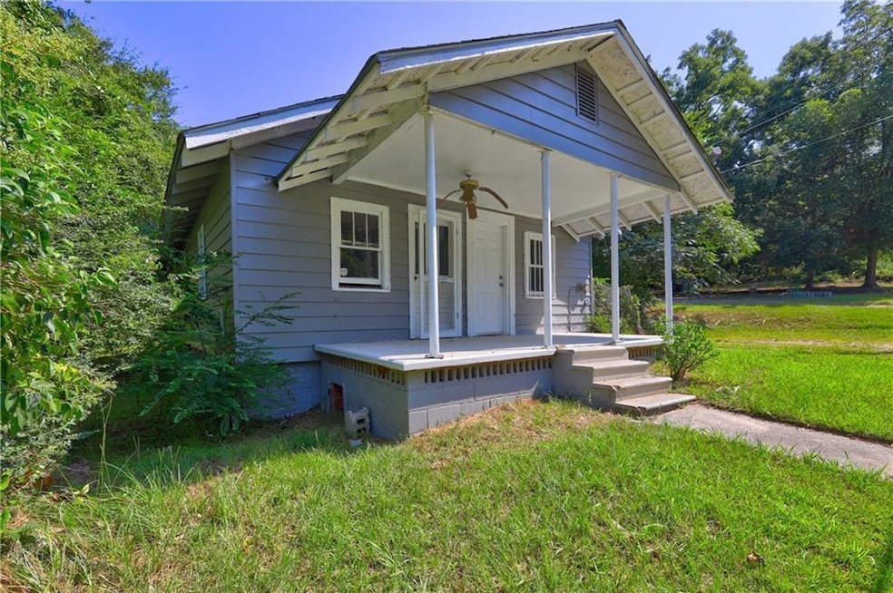 120 Caraker Ave, Milledgeville, GA 31061 - photo 1