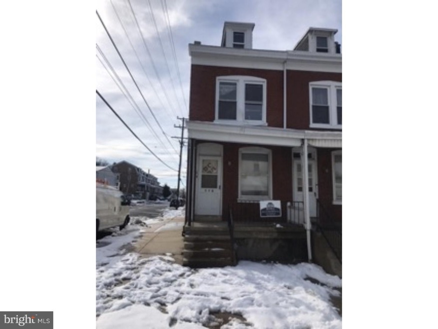 570 S 18 1/2 St, Reading, PA 19606 - photo 1