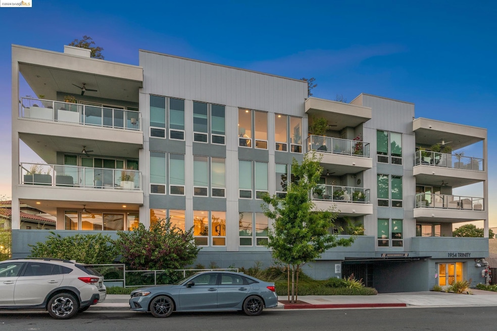 Sold $1,003,000 • Co-Listing Agent