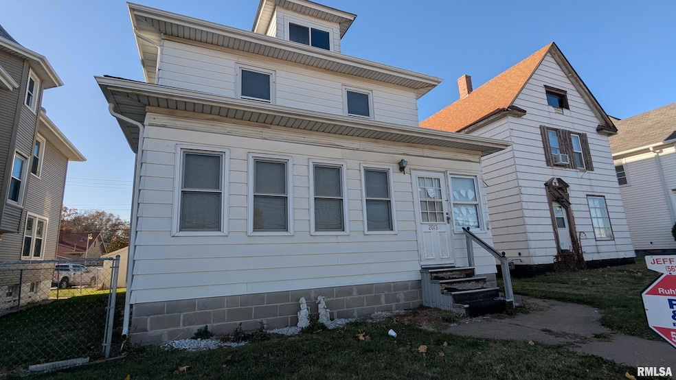 2013 16th St, Moline, IL 61265 - photo 1