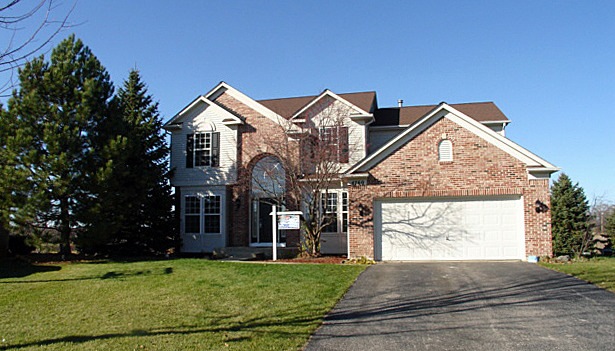 4760 Whitehall Ct, Algonquin, IL 60102 - photo 1