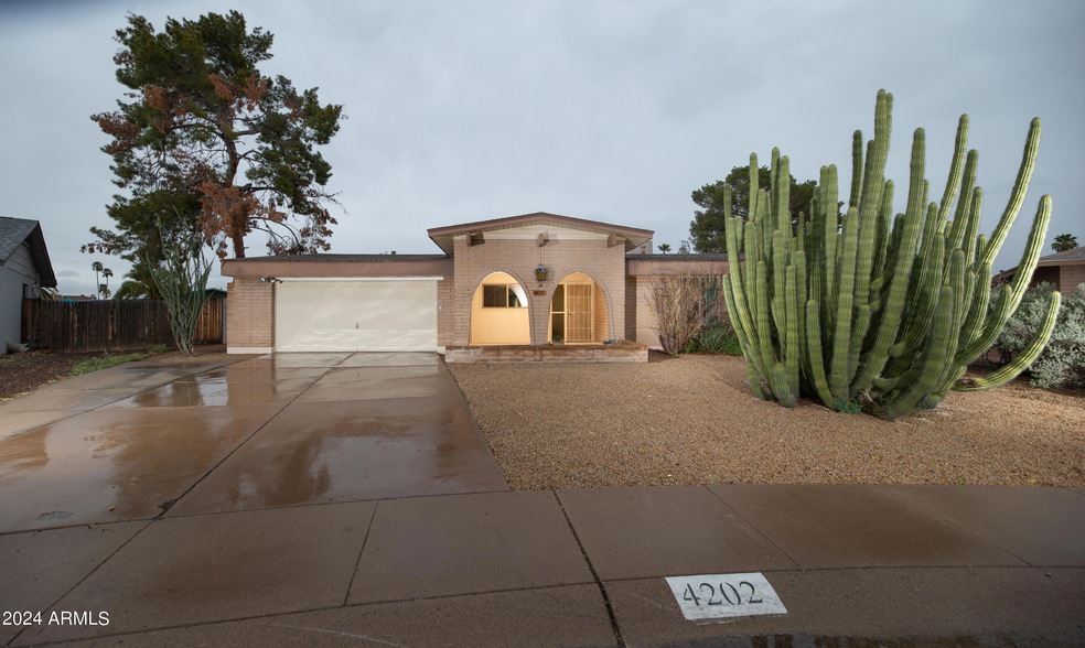 4202 W Mountain View Rd, Phoenix, AZ 85051 - photo 1