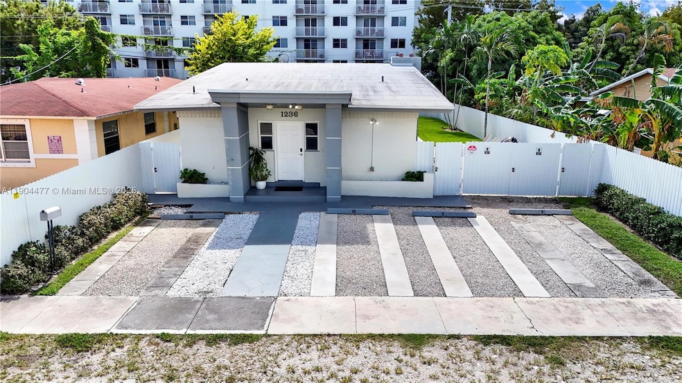 1236 NE 109th St unit 1, Miami, FL 33161 - photo 1
