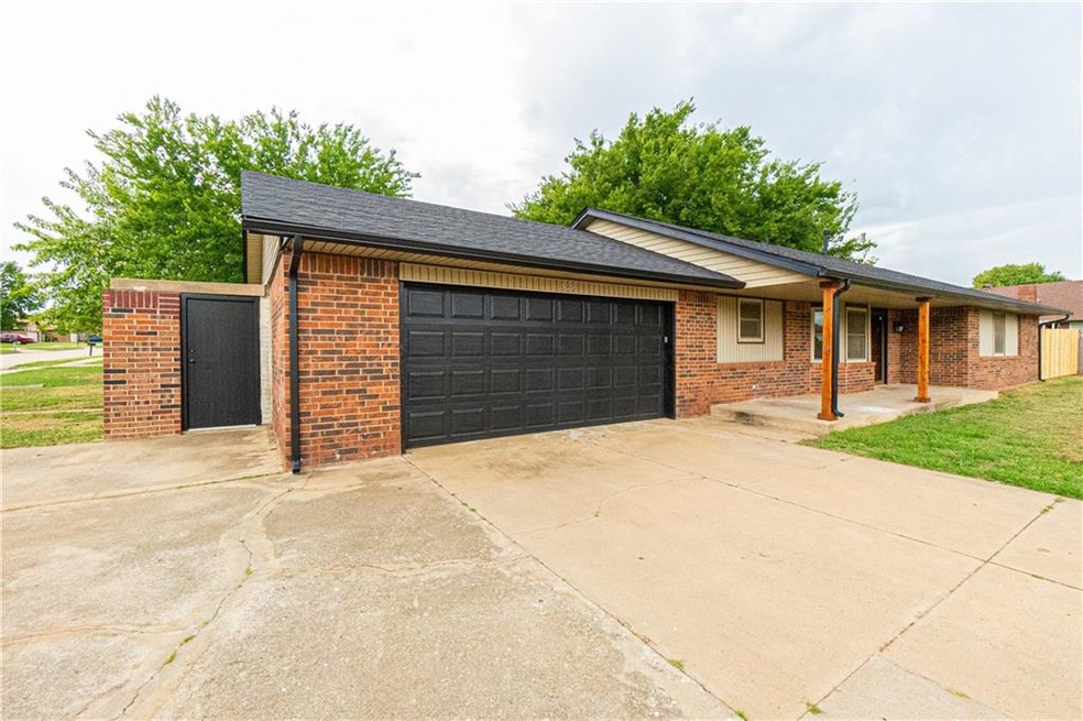 509 N Morgan Dr, Moore, OK 73160 - photo 1