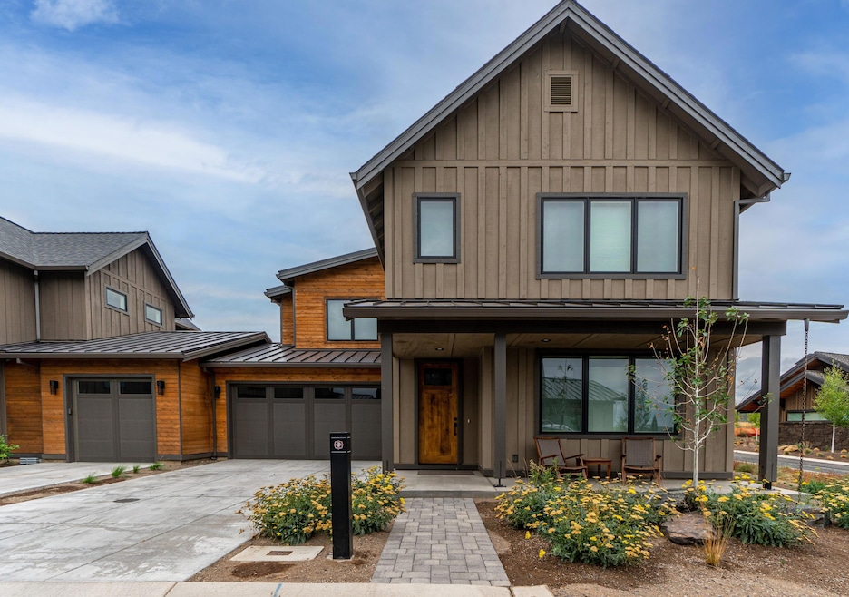 Pending $1,179,000 • Co-Listing Agent
