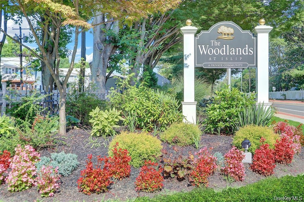 113 Finch Ln unit 1B, Islip, NY 11751 - photo 1