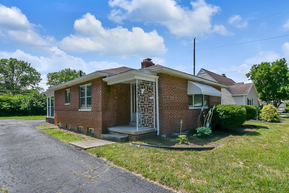2811 Wellesley Rd-3