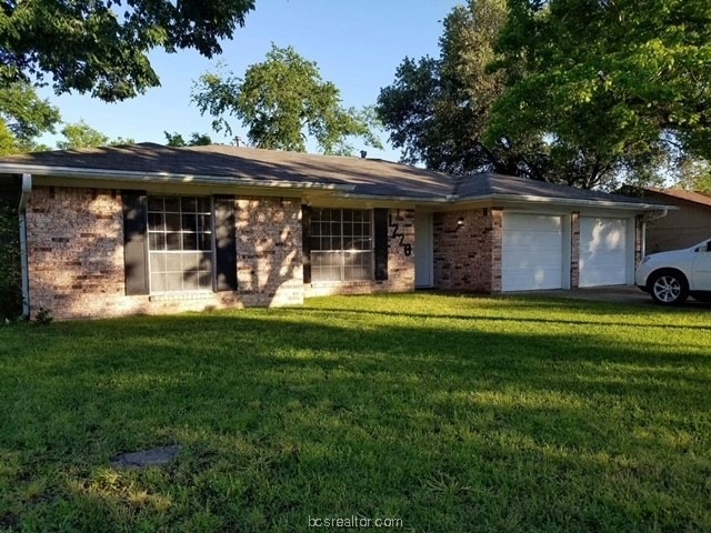 1220 S Ridgefield Cir, College Station, TX 77840 - photo 1